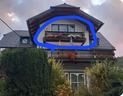 Das Gebäude in dem sich die Ferienwohnung befindet