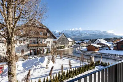 Ein allgemeiner Bergblick oder ein Berglick von der Ferienwohnung aus