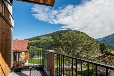 Ein allgemeiner Bergblick oder ein Berglick von der Ferienwohnung aus