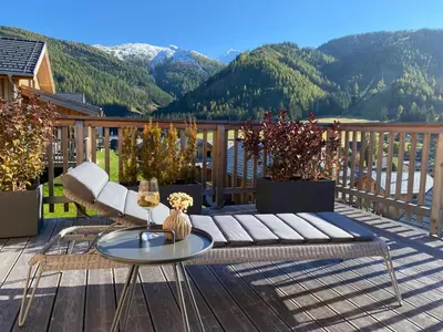Ein allgemeiner Bergblick oder ein Berglick von des Ferienhauses aus
