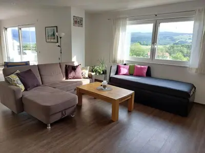 Ein Sitzbereich in der Unterkunft Geräumiges Attersee Refugium