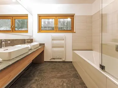 Ein Badezimmer in der Unterkunft Apartment Panorama Dachstein by Interhome