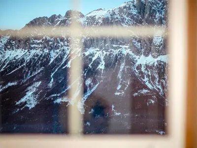Ein allgemeiner Bergblick oder ein Berglick von der Ferienwohnung aus
