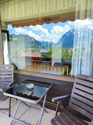 Ein allgemeiner Bergblick oder ein Berglick von der Ferienwohnung aus