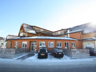 Das Gebäude in dem sich die Ferienwohnung befindet