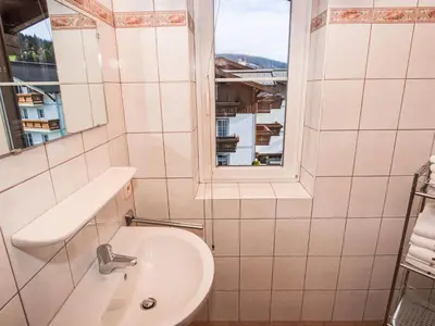 Ein Badezimmer in der Unterkunft Apartment Reiter-1 by Interhome