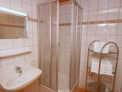 Ein Badezimmer in der Unterkunft Apartment Reiter-2 by Interhome
