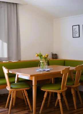 Ein Sitzbereich in der Unterkunft Ferienhaus Bucheggerhof
