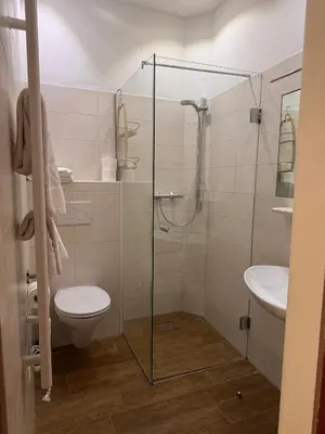 Ein Badezimmer in der Unterkunft Austria Traveller Hotel Kirchdorf