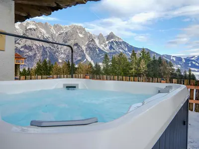 Ein allgemeiner Bergblick oder ein Berglick von des Chalets aus