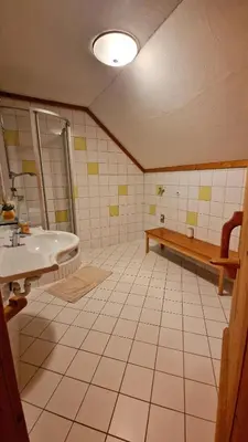 Ein Badezimmer in der Unterkunft Sonnleit'n Zimmer 5