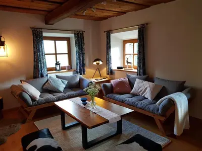 Ein Sitzbereich in der Unterkunft Ferienbauernhaus Stergut