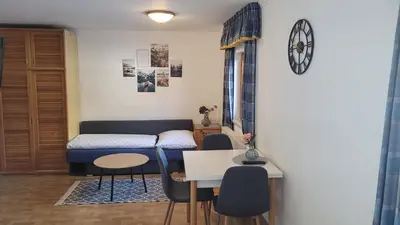 Ein Sitzbereich in der Unterkunft Ferienwohnung Mitterdiel