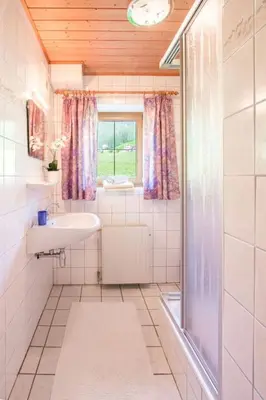 Ein Badezimmer in der Unterkunft Ferienwohnung Haus Waldheim