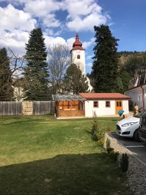 Das Gebäude in dem sich die Ferienwohnung befindet