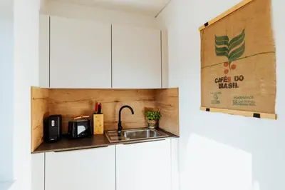 Küche/Küchenzeile in der Unterkunft ArVia Living - Ferienwohnung in Altmünster, zentrale Lage, 7 Min Gehweg zum Traunsee, Küche, gratis Parkplatz & WLAN