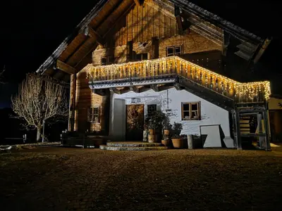 Das Gebäude in dem sich das Chalet befindet