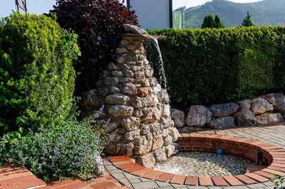 Ein allgemeiner Bergblick oder ein Berglick von des Hotels aus