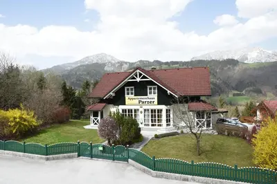 Ein allgemeiner Bergblick oder ein Berglick von der Ferienwohnung aus