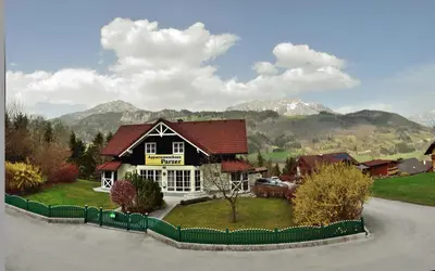 Ein allgemeiner Bergblick oder ein Berglick von der Ferienwohnung aus