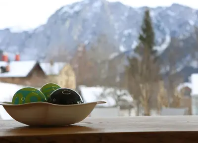 Ein allgemeiner Bergblick oder ein Berglick von der Villa aus