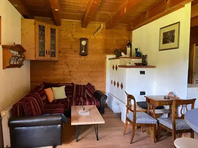 Ein Sitzbereich in der Unterkunft KlauBär - Hütte