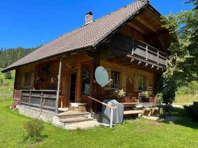 Ein Garten an der Unterkunft KlauBär - Hütte