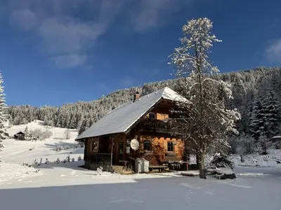 KlauBär - Hütte im Winter