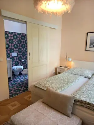 Ein Bett oder Betten in einem Zimmer der Unterkunft LaVie - Doppelzimmer in Bestlage, Zentrum