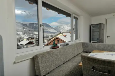 Ein allgemeiner Bergblick oder ein Berglick von der Ferienwohnung aus