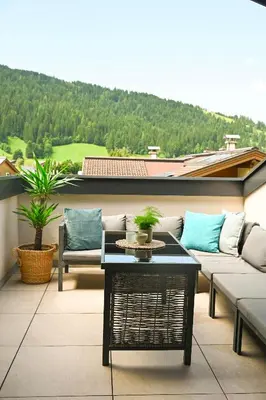 Ein allgemeiner Bergblick oder ein Berglick von des Ferienhauses aus