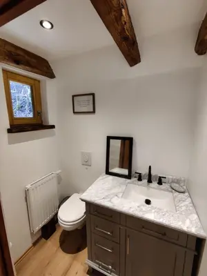Ein Badezimmer in der Unterkunft Idyllic Mountain Hütte -Gesäuse Nationalpark