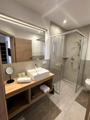 Ein Badezimmer in der Unterkunft The HIDDEN Apartment