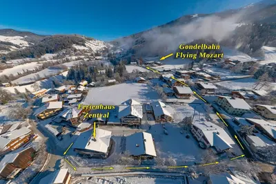 Ein allgemeiner Bergblick oder ein Berglick von des Ferienhauses aus