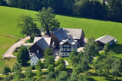 Das Gebäude in dem sich die Ferienwohnung befindet