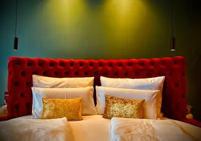 Grundriss der Unterkunft Red Velvet-Romantik Appartement mit Balkon & Flussblick - Das Alpenzeit im Zentrum mit Parkplatz
