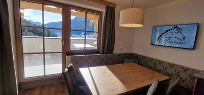 Ein allgemeiner Bergblick oder ein Berglick von der Ferienwohnung aus