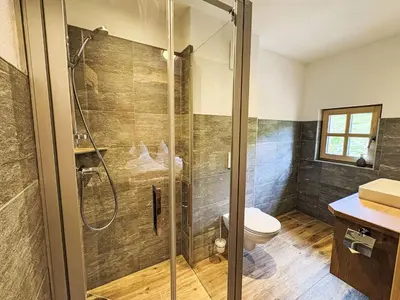 Ein Badezimmer in der Unterkunft Apartment Sennerin by Interhome