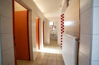 Ein Badezimmer in der Unterkunft Zelt oder Camper Stellplatz am Campingplatz Raddörfl