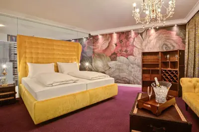Ein Bett oder Betten in einem Zimmer der Unterkunft Hotel Sommerhof