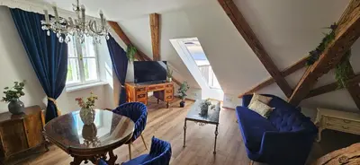 Ein Sitzbereich in der Unterkunft Sisi's Loft - Imperial Charm