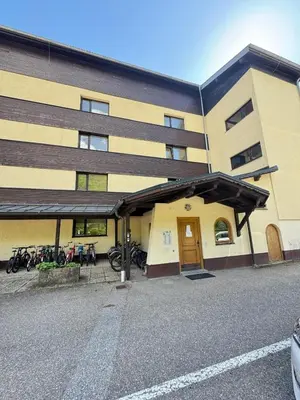 Das Gebäude in dem sich die Ferienwohnung befindet