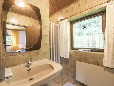 Ein Badezimmer in der Unterkunft Apartment Appartement 2 by Interhome