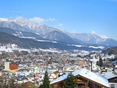 Ein allgemeiner Bergblick oder ein Berglick von der Ferienwohnung aus
