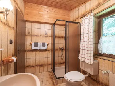 Ein Badezimmer in der Unterkunft Holiday Home Landhaus Rittisweid by Interhome