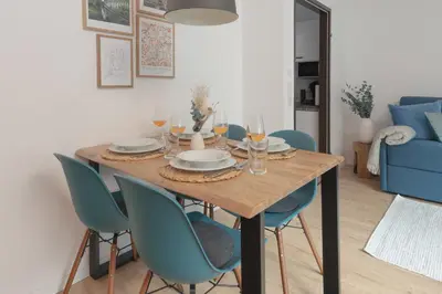 Ein Sitzbereich in der Unterkunft Cozy Bergzeit 230 - Mountain View, Stylish, Familyfriendly