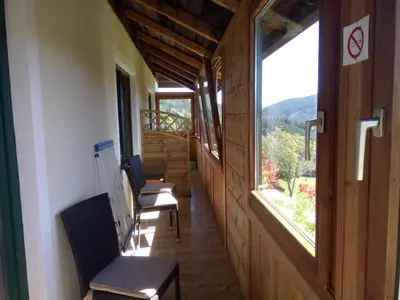Ein allgemeiner Bergblick oder ein Berglick von der Ferienwohnung aus