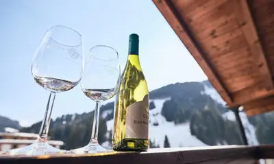 Getränke in der Unterkunft Grafenberg Resort by Alpeffect Hotels