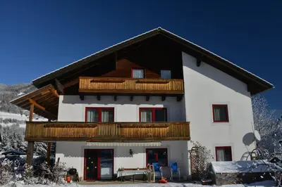 Das Gebäude in dem sich die Pension befindet