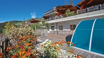Das Gebäude in dem sich das Ferienhaus befindet
